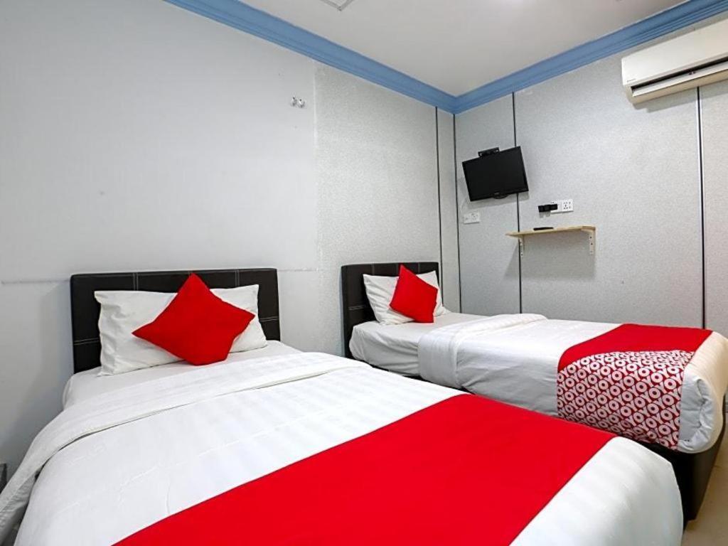 Oyo 90126 Pen U Cottages Dungun Esterno foto