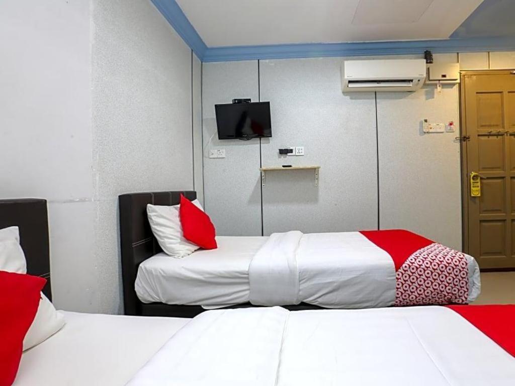 Oyo 90126 Pen U Cottages Dungun Esterno foto