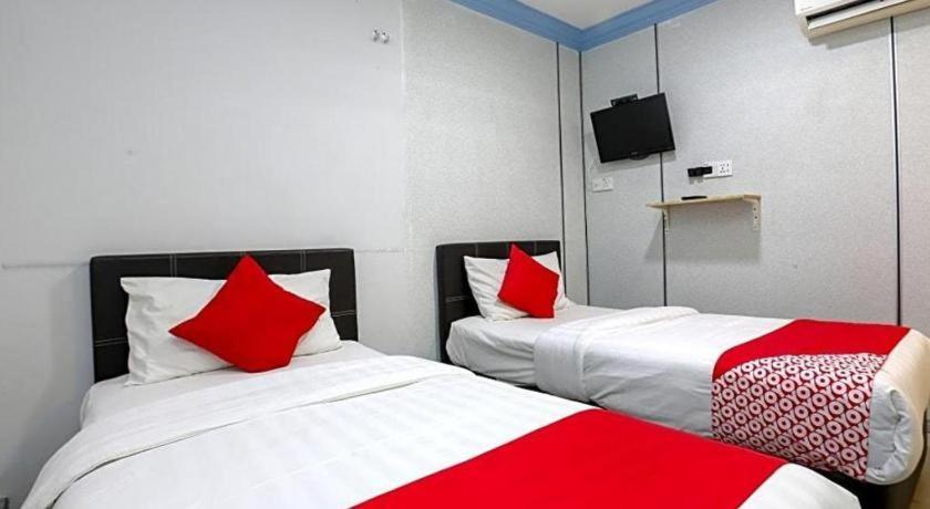 Oyo 90126 Pen U Cottages Dungun Esterno foto